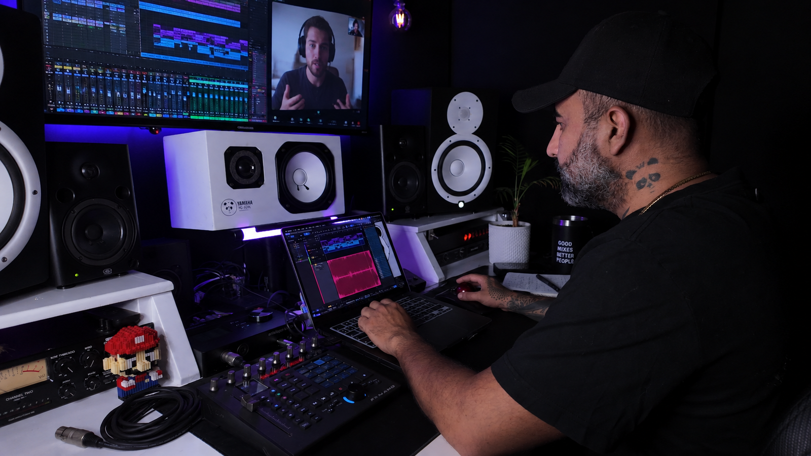 Jason Noise guiando una sesión personalizada desde su estudio