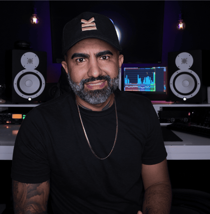 Jason Noise en su estudio de mezcla y mastering